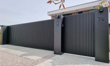 Aluminium design schuifpoort met looppoort | alinel profielen