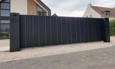 Aluminium schuifpoort met Cupro profielen Zwart | Model Cupro
