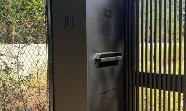 Aluminium schuifpoort met latjes en middenbalk — Hasselt