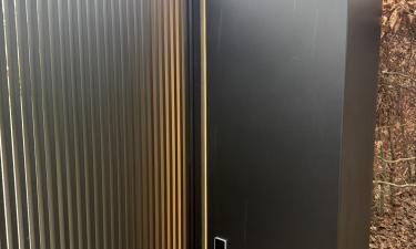 Aluminium schuifpoort met XXL brievenbus en LED-Line — Keerbergen