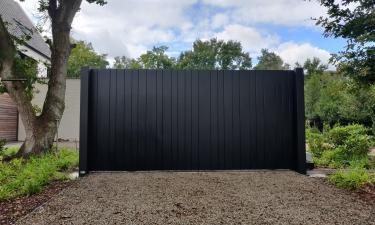 Aluminium schuifpoort op rail in stijl Lamels - Bolderberg