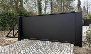Design schuifpoort met LED-Line — Linter