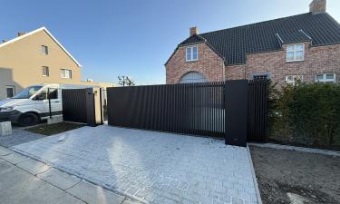 Aluminium schuifpoort aan oprit — Linter